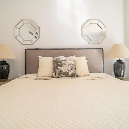 Villa Sanders Beach - Stunning Near Puerto Banus *
