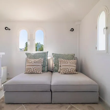Villa Sanders Beach - Stunning Near Puerto Banus *