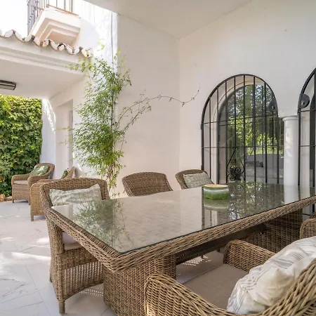 Sanders Beach - Stunning Near Puerto Banus Villa