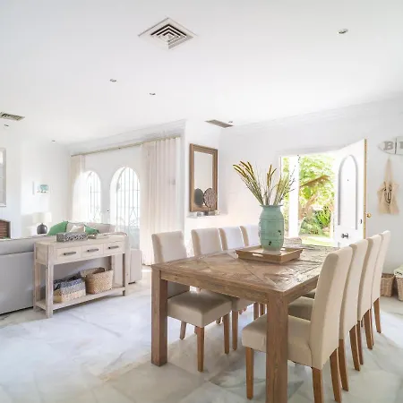 Villa Sanders Beach - Stunning Near Puerto Banus