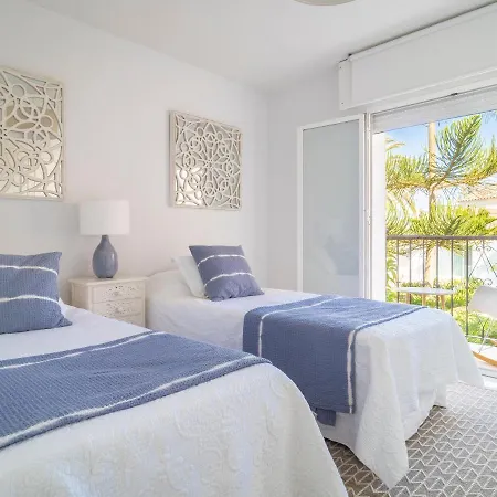 Villa Sanders Beach - Stunning Near Puerto Banus