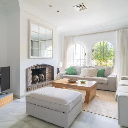 Villa Sanders Beach - Stunning Near Puerto Banus *